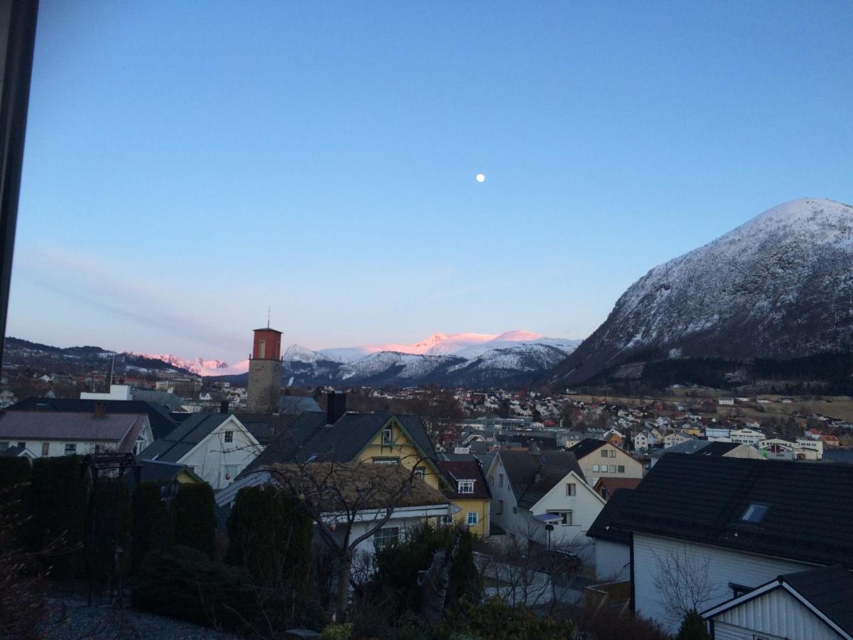 Line Pa Hauane1 Bed & Breakfast Volda ภายนอก รูปภาพ